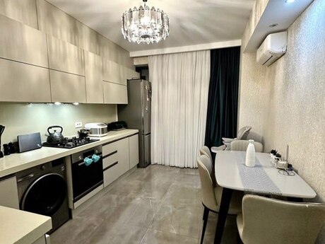 4-комнатная квартира, 167 м², 20 Yanvar: 390 000 ₼ 3