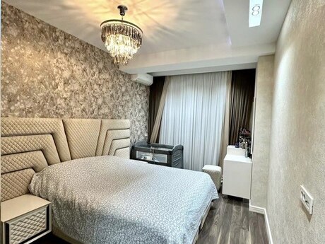 4-комнатная квартира, 167 м², 20 Yanvar: 390 000 ₼ 4