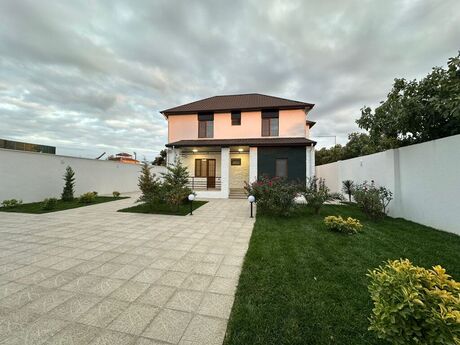 6 otaqlı həyət evi/bağ evi - Mərdəkan q. - 240 m²