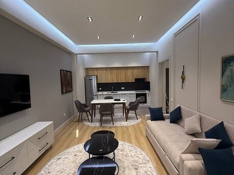 Elan №5545773 - Bakı, 28 May m., 2 otaqlı, 70 m², 7/17 mərtəbə