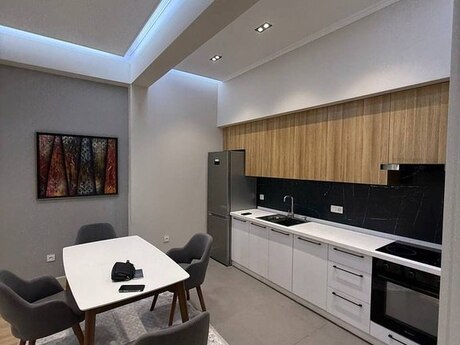 Kirayə 2 otaqlı mənzil, 70 m², 28 May: 1 400 ₼/ay 3