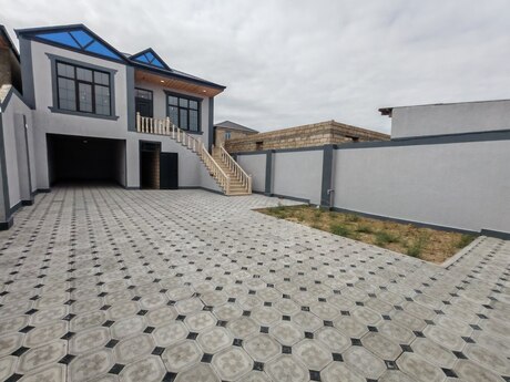4 otaqlı həyət evi/bağ evi - Savalan q. - 140 m²