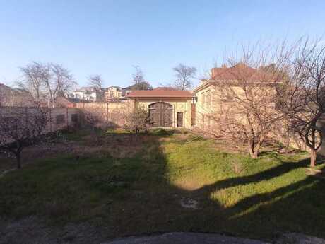 10 otaqlı həyət evi/bağ evi - Həzi Aslanov q. - 1200 m²