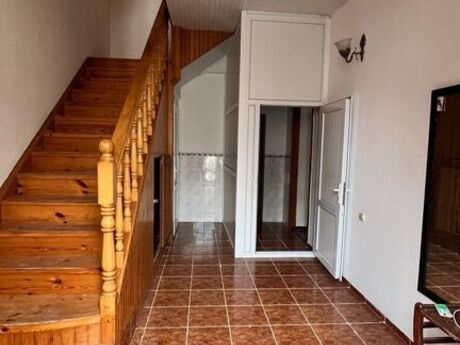 10 otaqlı həyət evi/bağ evi - Bayıl q. - 399.9 m²