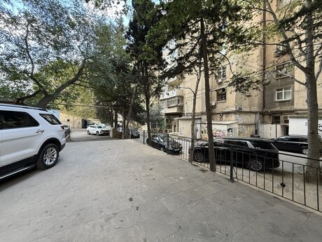 Obyekt - Memar Əcəmi m. - 263 m²