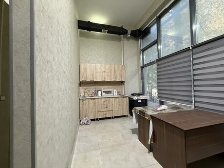 Obyekt - Memar Əcəmi m. - 263 m²