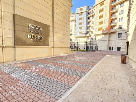 3 otaq · 148 m² · 6/8 mərtəbə, Ağ şəhər