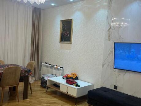 2-комнатная квартира, 83 м², Bakıxanov: 248 000 ₼ 2