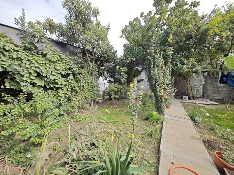 4 otaqlı həyət evi/bağ evi - Bakıxanov q. - 100 m²