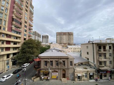 4 otaqlı yeni tikili - 28 May m. - 220 m²
