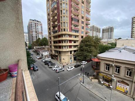 4 otaqlı yeni tikili - 28 May m. - 220 m²