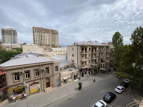 4 otaqlı yeni tikili - 28 May m. - 220 m²