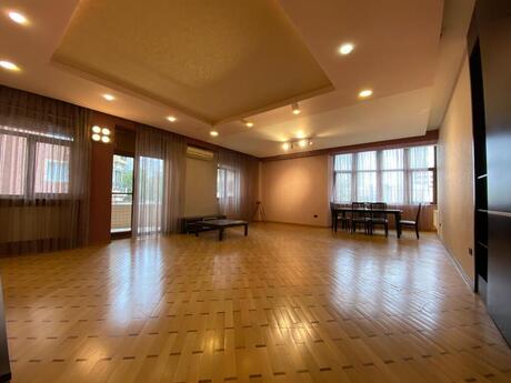 4 otaqlı mənzil, 220 m², 28 May: 500 000 ₼ 5