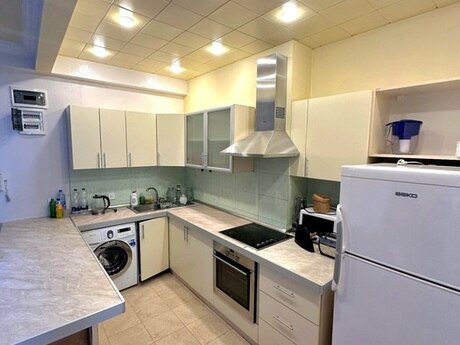 3-комн. новостройка - м. Элмляр Академиясы - 105 м²