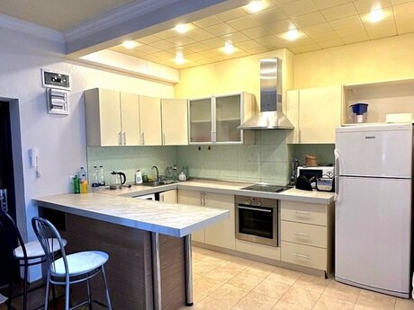 3-комн. новостройка - м. Элмляр Академиясы - 105 м²