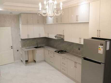 4 otaqlı yeni tikili - 8 Noyabr m. - 151.9 m²