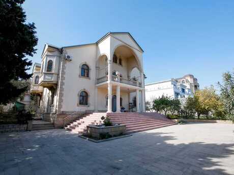 Elan №5551068 - Bakı, Badamdar q., 7 otaqlı, 380 m²