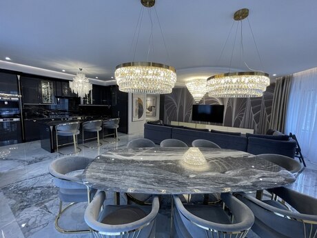 Elan №5551198 - Bakı, Ağ şəhər q., 5 otaqlı, 213 m², 4/7 mərtəbə