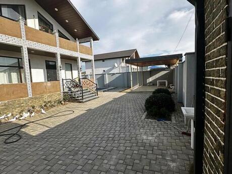 4 otaqlı həyət evi/bağ evi - Buzovna q. - 200 m²