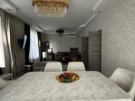 4 otaqlı həyət evi/bağ evi - Buzovna q. - 200 m²