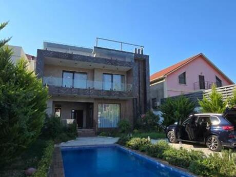 5 otaqlı həyət evi/bağ evi - Buzovna q. - 230 m²