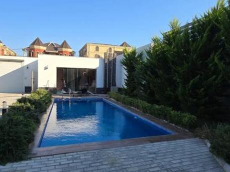 5 otaqlı həyət evi/bağ evi - Buzovna q. - 230 m²