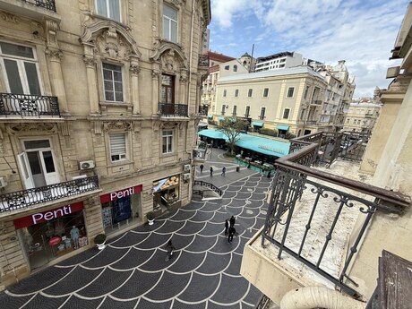 Elan №5552137 - Bakı, Sahil m., 4 otaqlı, 130 m², 3/4 mərtəbə