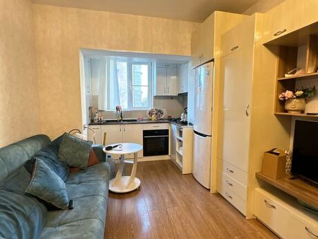 2 otaqlı köhnə tikili - Azadlıq Prospekti m. - 60 m²
