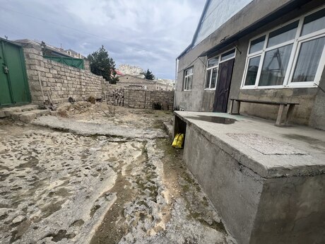 7-комн. дом/дача - пос. Ахмедлы - 200 м²