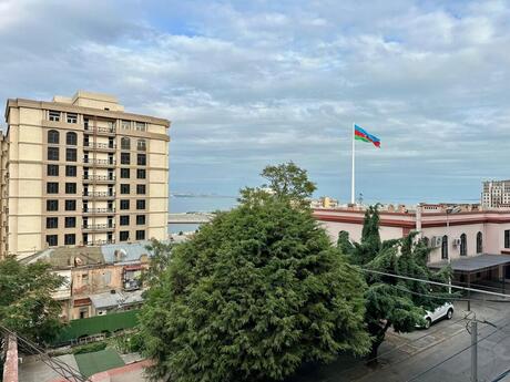 Elan №5553464 - Bakı, Bayıl q., 8 otaqlı, 300 m²