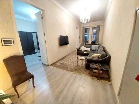 3 otaqlı köhnə tikili - Sahil m. - 90 m²