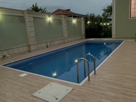 8 otaqlı həyət evi/bağ evi - Novxanı q. - 960 m²