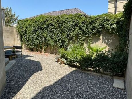 6 otaqlı həyət evi/bağ evi - Sumqayıt - 240 m²