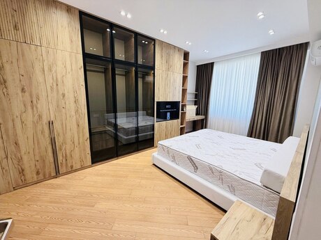 3-room apartment for rent, 140 m², Şah İsmayıl Xətai: 2 500 ₼/mo 5