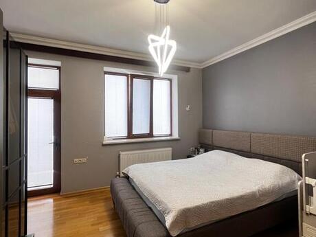 4 otaqlı yeni tikili - 8 Noyabr m. - 139 m²