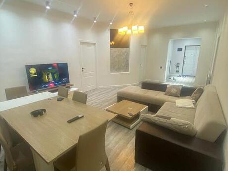 Elan №5558537 - Bakı, 8 Noyabr m., 3 otaqlı, 110 m², 22/27 mərtəbə