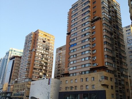 4-комн. новостройка - м. Шах Исмаил Хатаи - 160 м²