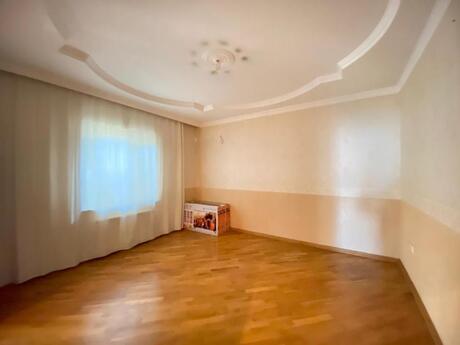 9 otaqlı həyət evi/bağ evi - Biləcəri q. - 380 m²