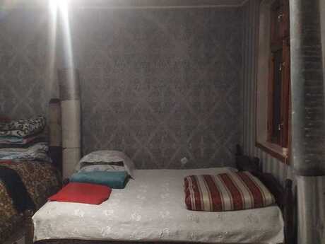 4 otaqlı həyət evi/bağ evi - Nərimanov r. - 90 m²