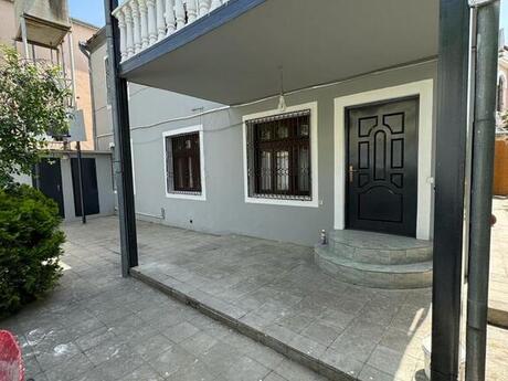 6 otaqlı həyət evi/bağ evi - Azadlıq Prospekti m. - 260 m²