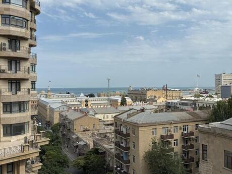 4-комн. новостройка - м. Ичеришехер - 190 м²