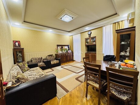 2-room apartment, 70 m², Nizami: 235 000 ₼ 5