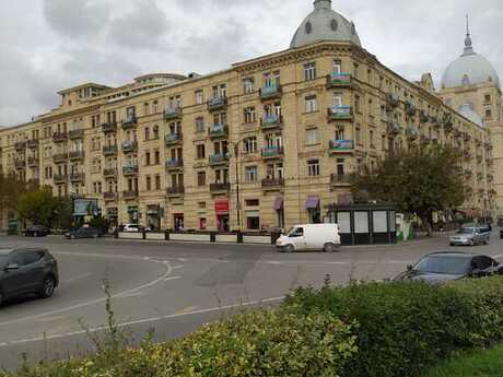 2 otaqlı köhnə tikili - Nizami m. - 70 m²