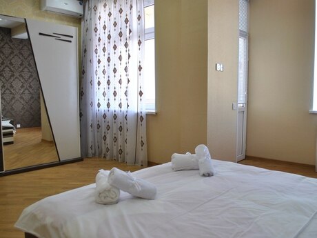 3-комн. новостройка - м. Низами - 140 м²