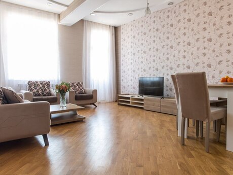 3-комн. новостройка - м. Ичеришехер - 135 м²