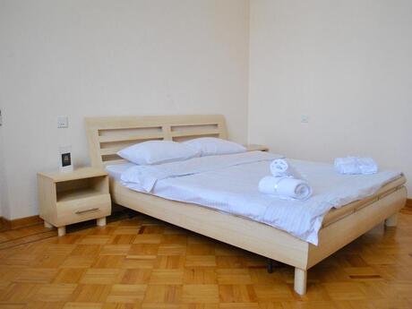 2-комн. новостройка - м. Сахил - 110 м²