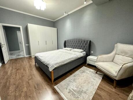 Kirayə 3 otaqlı mənzil, 140 m², Səbail: 99 ₼/ay 2