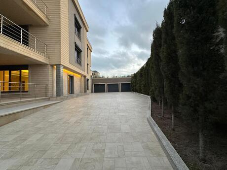 8 otaqlı həyət evi/bağ evi - Səbail r. - 700 m²