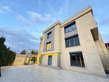 8 otaqlı həyət evi/bağ evi - Səbail r. - 700 m²
