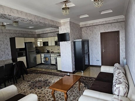 4 otaqlı yeni tikili - Şah İsmayıl Xətai m. - 160 m²